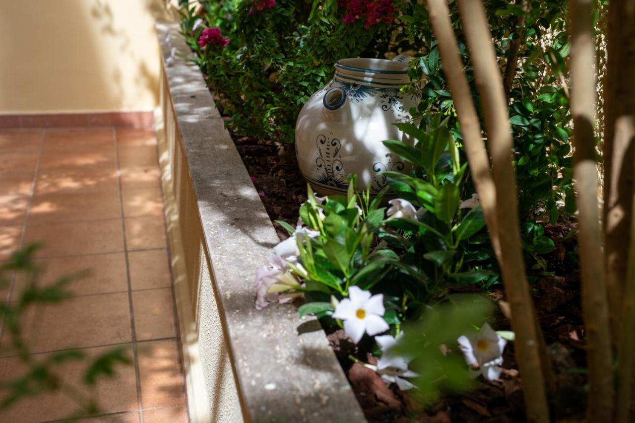 A Casa Di Anna - Charming House With Courtyard Apartamento Bari