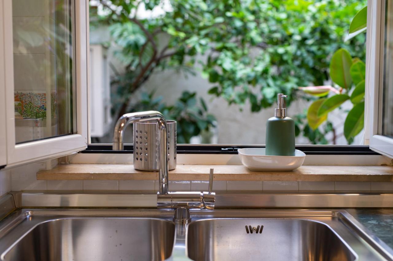 A Casa Di Anna - Charming House With Courtyard Apartamento Bari